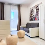 Vibrant In Centre Апартаменты Бибионе