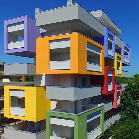 Vibrant In Centre