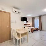 Apartment Vibrant In Centre *