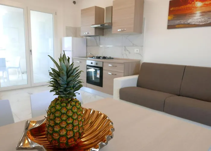 Vibrant In Centre Apartment