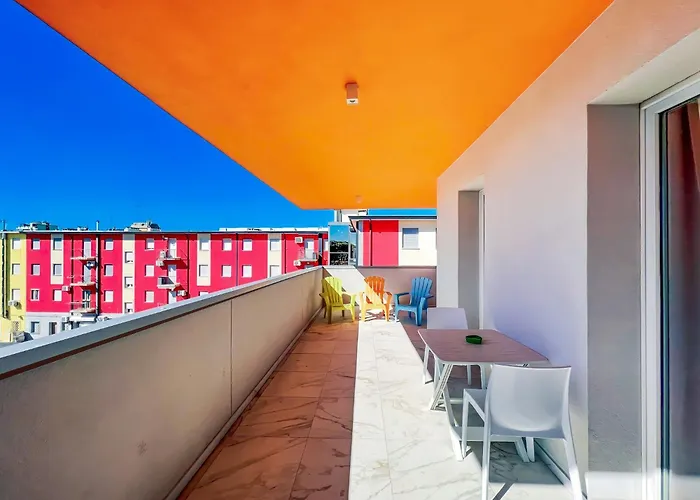 Vibrant In Centre Apartment Bibione